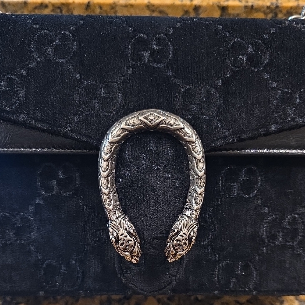 Absolutely Beautiful & Very Elegant  Gucci Dionysus GG Velvet Shoulder Bag. - Picture 11 of 16